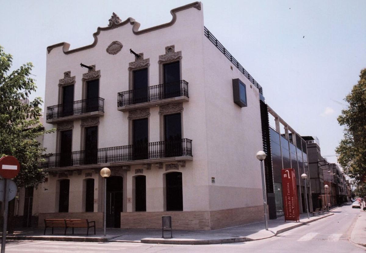 Fachada del Museu Abelló de Mollet del Vallès.
