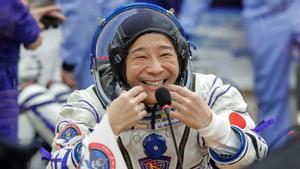 Rusia envía a un millonario japonés a la Estación Espacial Internacional