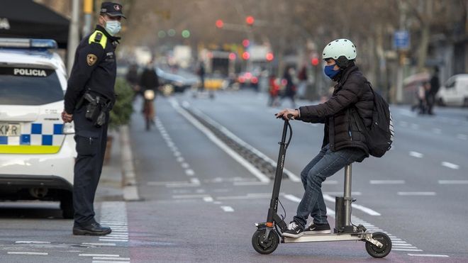 Barcelona incrementará los controles a los patinetes