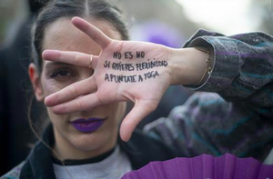 Una joven, en la manifestación del 8M, el año pasado en Barcelona