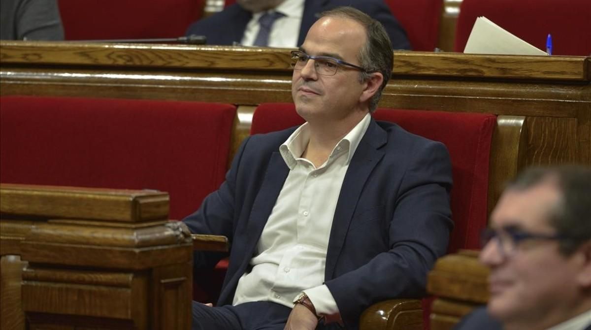 Jordi Turull, en su escaño del Parlament. Jordi Turull, en su escaño del Parlament.