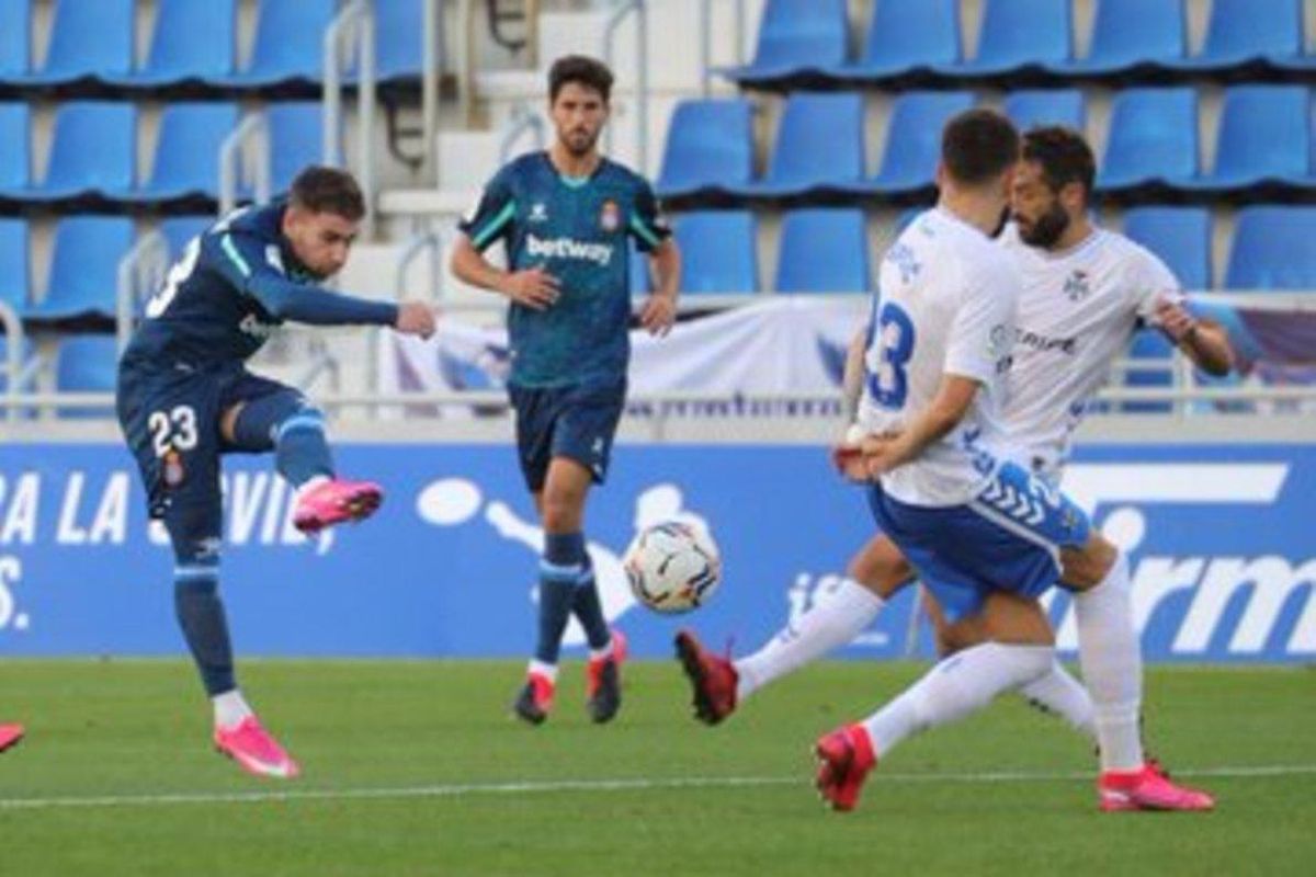 Un Espanyol sense gràcia empata a Tenerife i continua líder Un Espanyol sense gràcia empata a Tenerife i continua líder