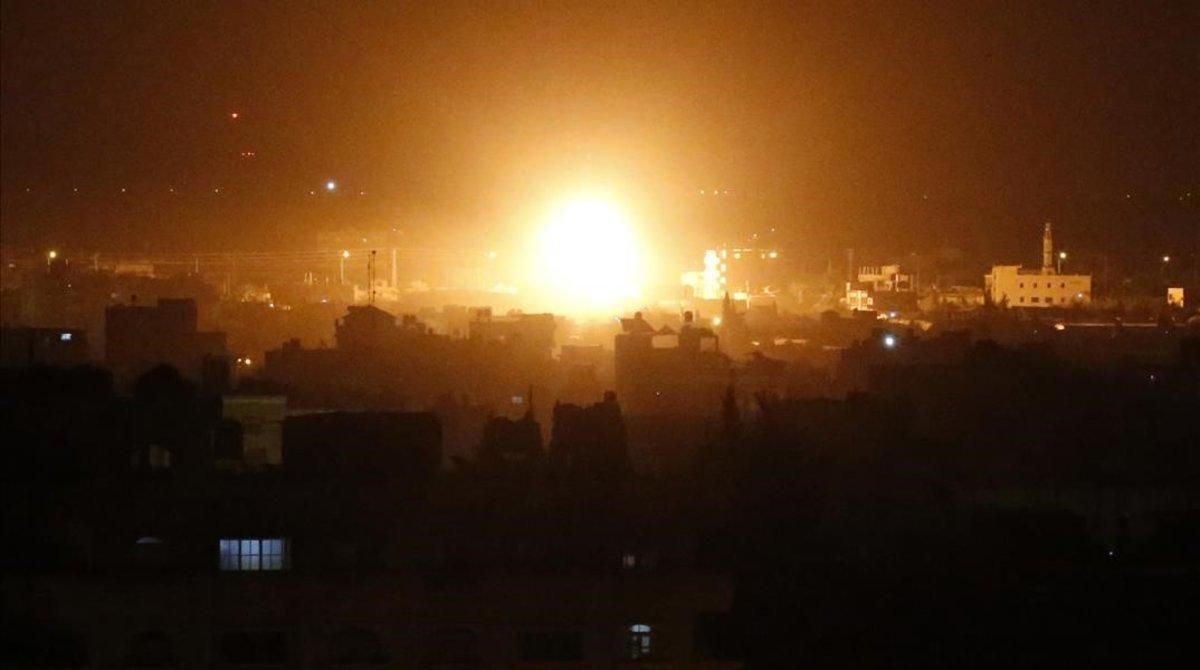 Bombardeo israelí sobre la franja de Gaza el 27 de marzo. Bombardeo israelí sobre la franja de Gaza el 27 de marzo.