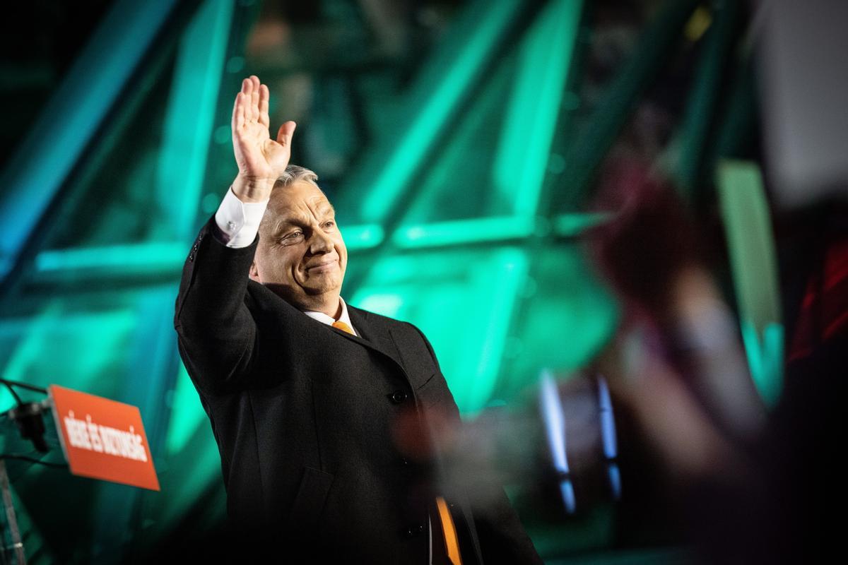 Orbán celebra su victoria en las elecciones de Hungría.