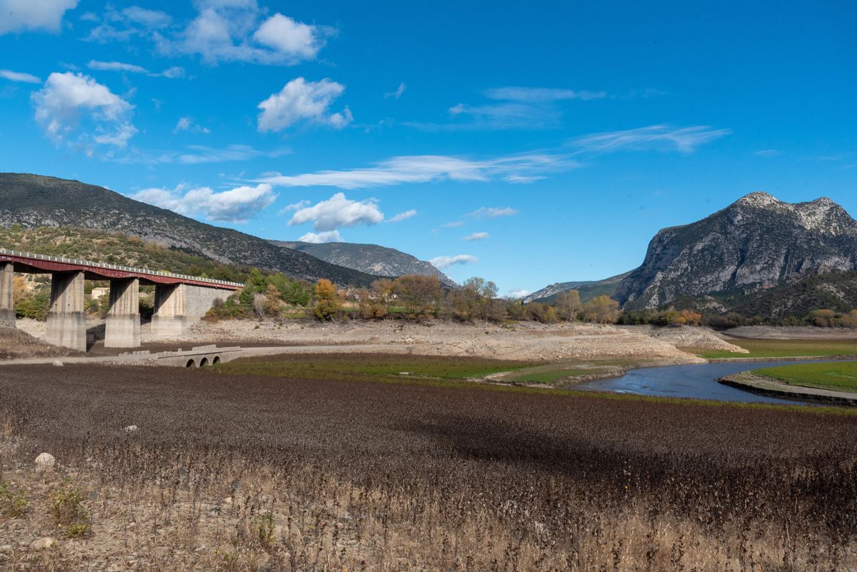 Imagen de la semana pasada del pantano de Oliana en el termino municipal de Coll de Nargó (Lleida). EFE/ Ramon Gabriel Imagen de la semana pasada del pantano de Oliana en el termino municipal de Coll de Nargó (Lleida). EFE/ Ramon Gabriel