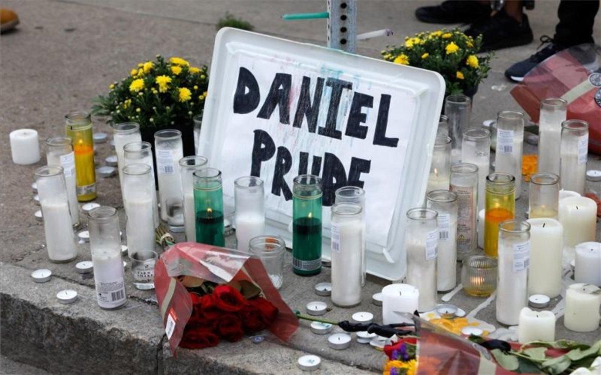 Un altar en honor de Daniel Prude, un hombre afroamericano que murió por la brutalida policial en Nueva York. Un altar en honor de Daniel Prude, un hombre afroamericano que murió por la brutalida policial en Nueva York.
