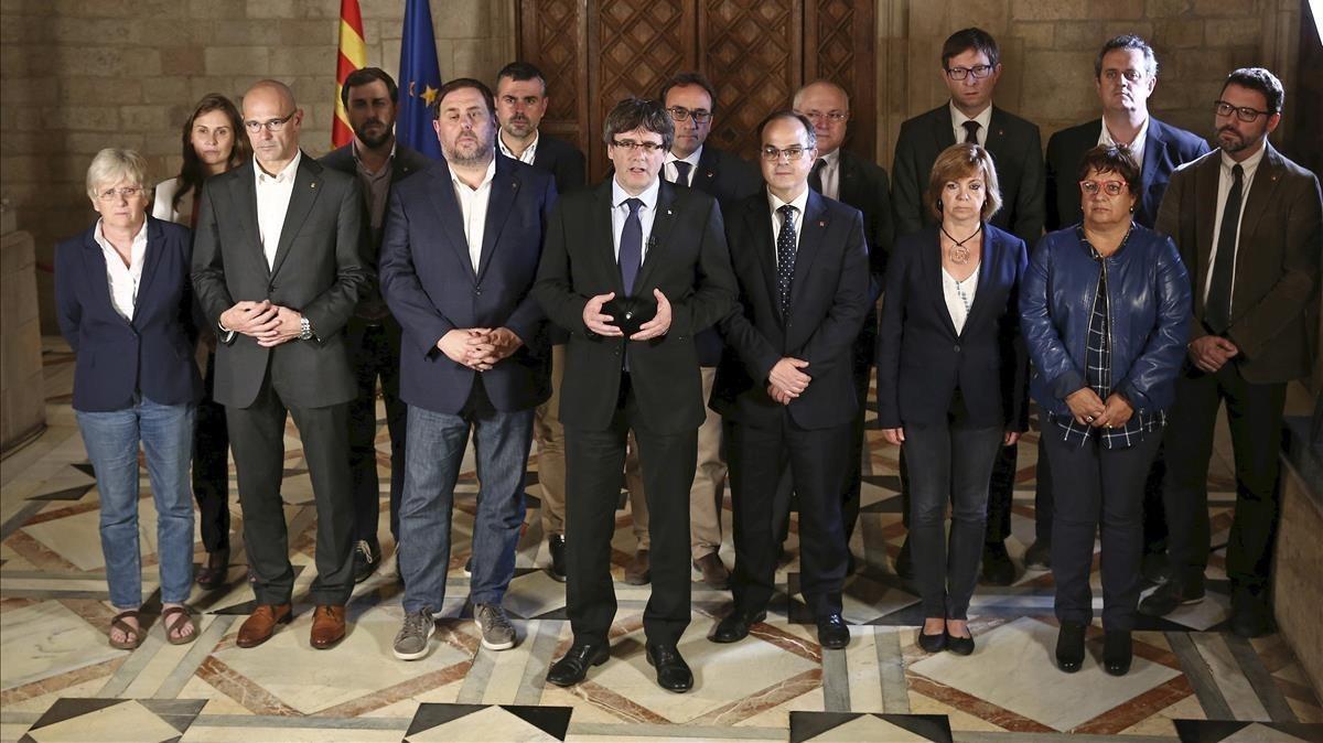 Comparecencia de Carles Puigdemont y su Govern, la noche del referéndum.