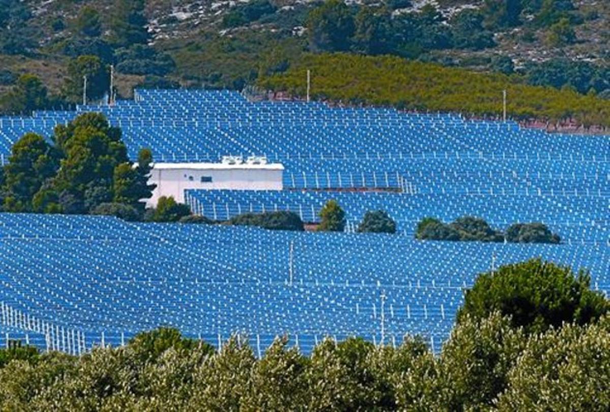 Planta solar fotovoltaica en la localidad de Beneixama (Alicante)