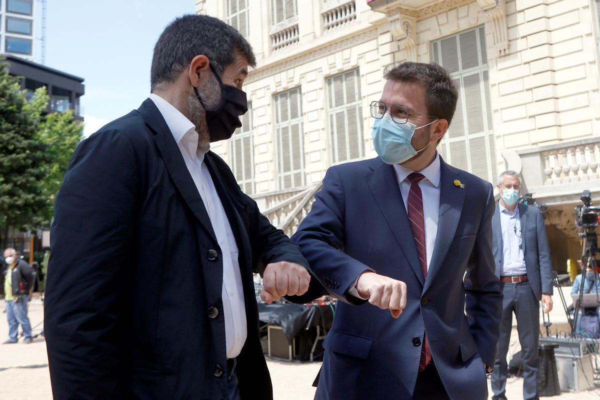Jordi Sànchez y Pere Aragonès, tras hacer público el acuerdo de coalición entre ERC y Junts per Catalunya.