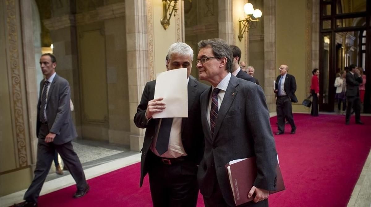 Artur Mas y Germà Gordó, en un pleno del Parlament, en el 2013. Artur Mas y Germà Gordó, en un pleno del Parlament, en el 2013.