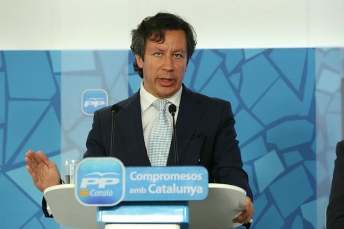El dirigente del PP Carlos Floriano, en una rueda de prensa en Barcelona. El dirigente del PP Carlos Floriano, en una rueda de prensa en Barcelona.