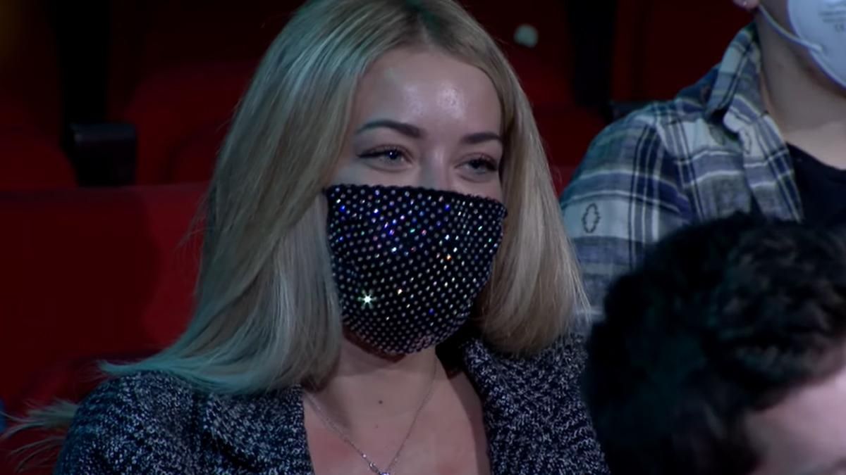 Mayka ('La isla de las tentaciones') acude de público a 'La resistencia' y se cuela en la entrevista de Broncano a Dani Rovira Mayka ('La isla de las tentaciones') acude de público a 'La resistencia' y se cuela en la entrevista de Broncano a Dani Rovira