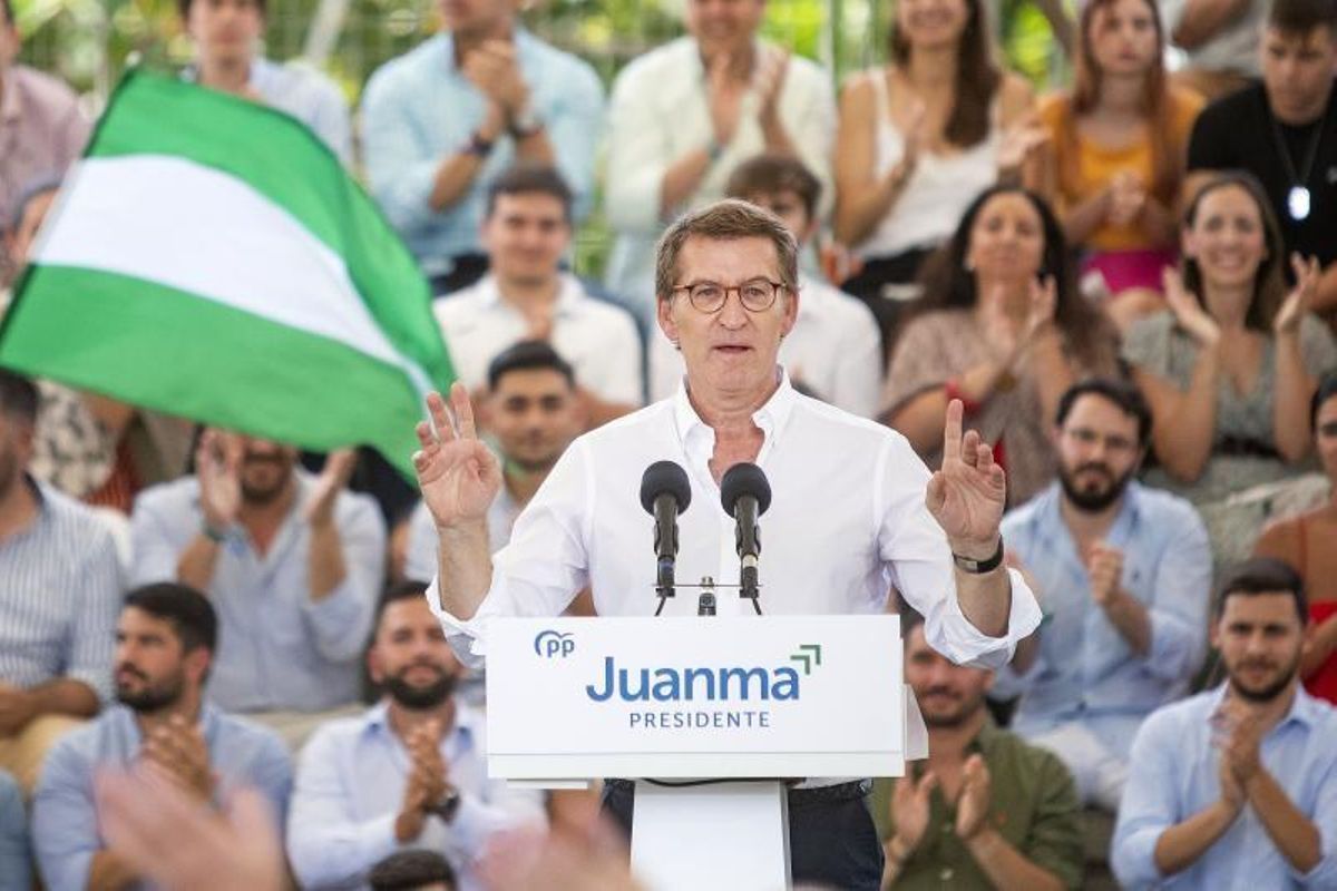 Feijóo crida a protegir Andalusia del Govern «trencat» i els populismes Feijóo crida a protegir Andalusia del Govern «trencat» i els populismes