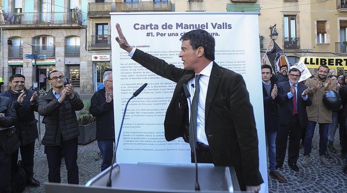 Manuel Valls, a principios de diciembre, en un acto en el Raval.