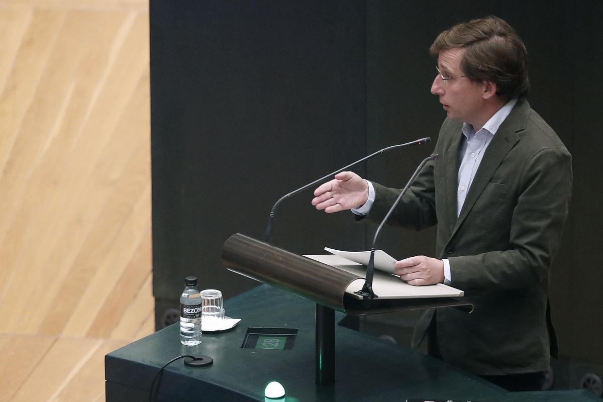 El alcalde de Madrid, José Luis Martínez-Almeida durante el Pleno. EFE/ Javier Lizón