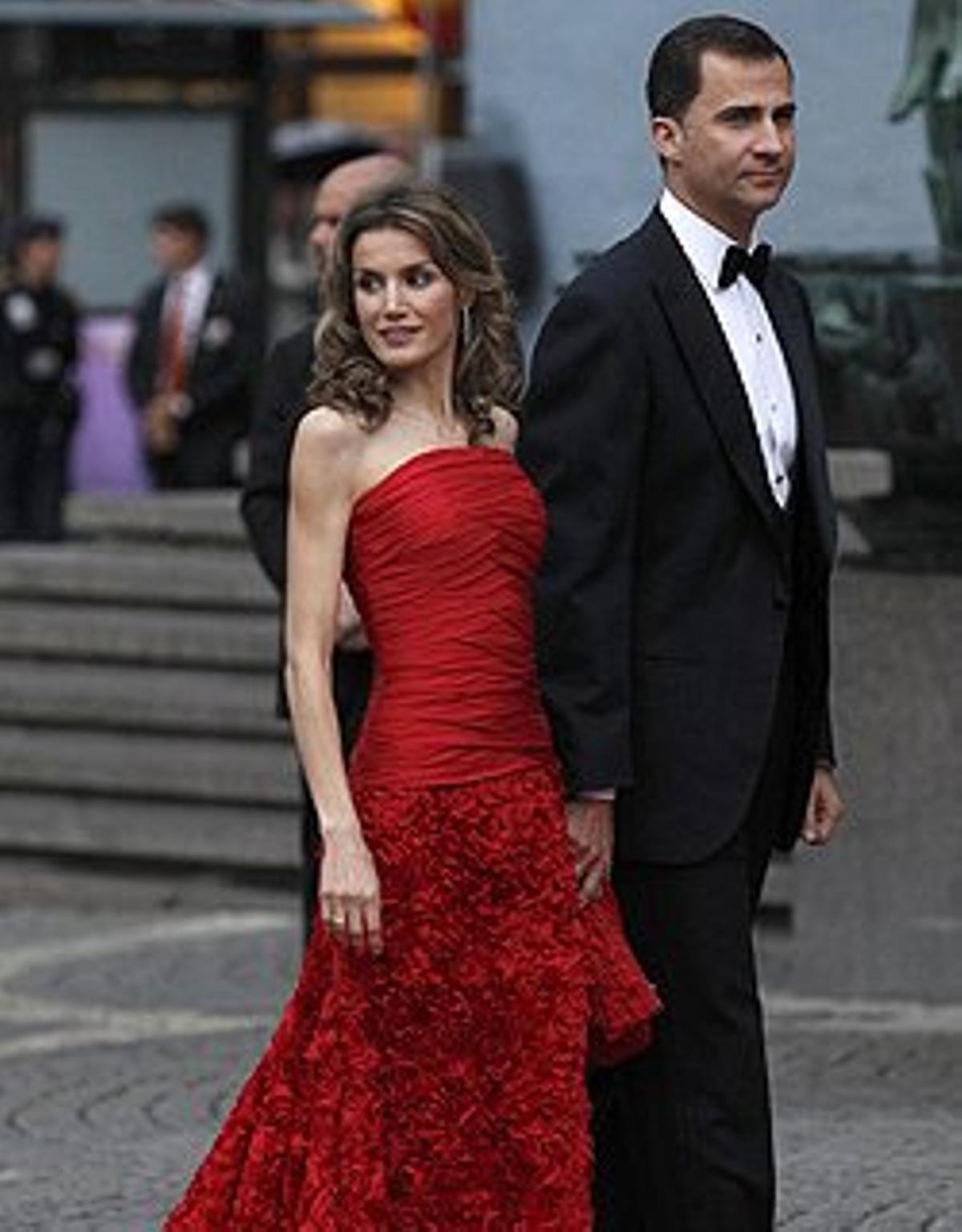 Felipe y Letizia, vestida de Felipe Varela.