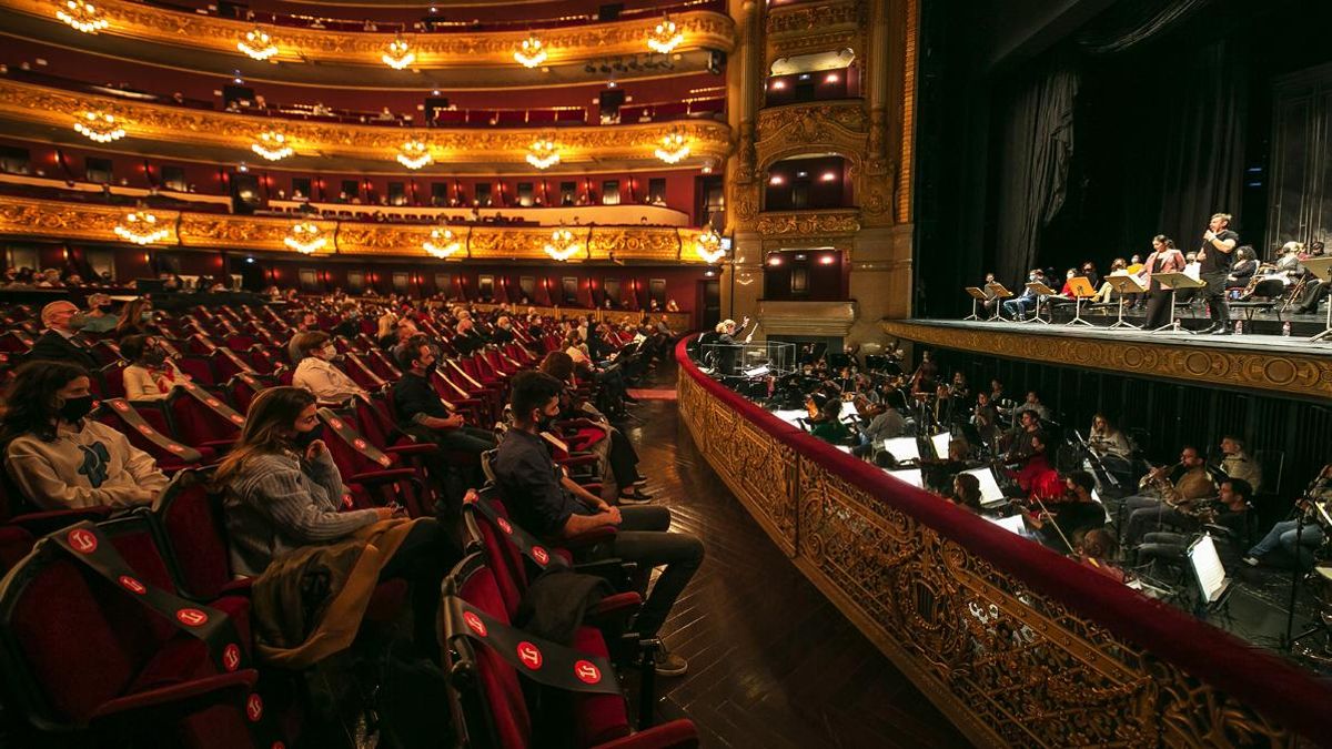 El Liceu, durante una sesión reivindicativa, el pasado noviembre, contra las restricciones que limitaban su aforo. El Liceu, durante una sesión reivindicativa, el pasado noviembre, contra las restricciones que limitaban su aforo.