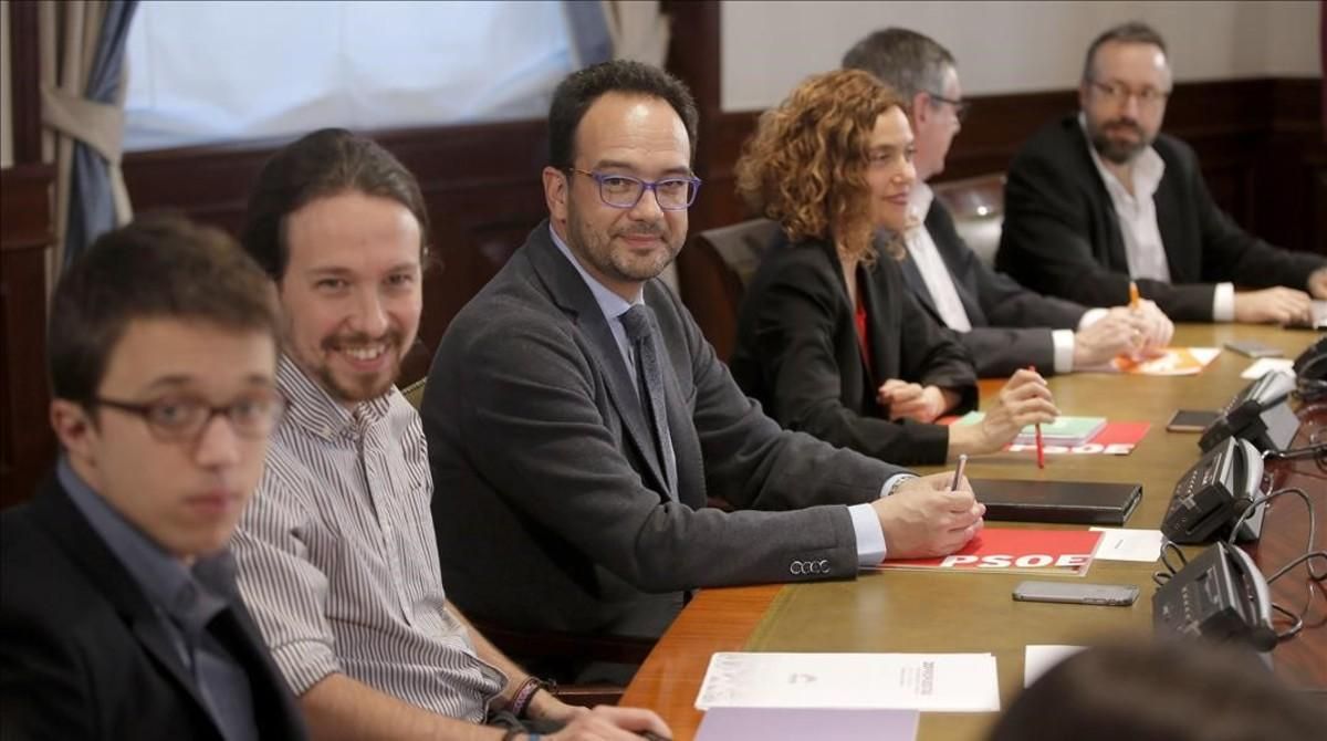 Reunión de los equipos negociadores de PSOE, Podemos y Ciudadanos, el jueves en el Congreso. Reunión de los equipos negociadores de PSOE, Podemos y Ciudadanos, el jueves en el Congreso.