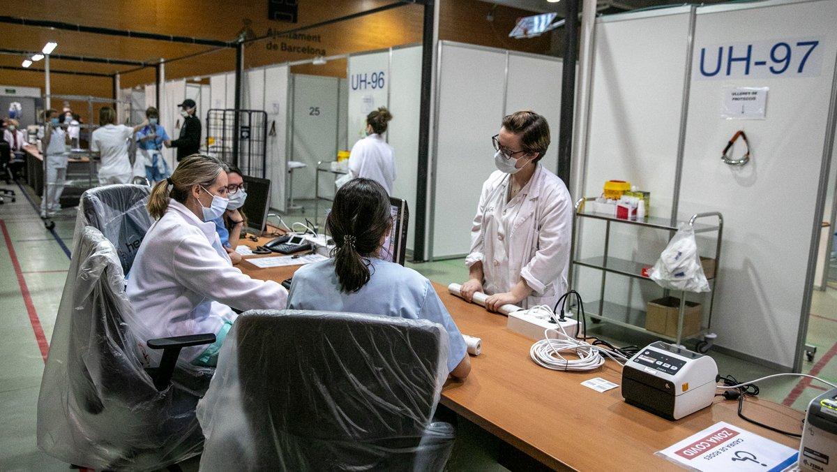 Profesionales sanitarias trabajando en uno de los nuevos pabellones Salut. Profesionales sanitarias trabajando en uno de los nuevos pabellones Salut.