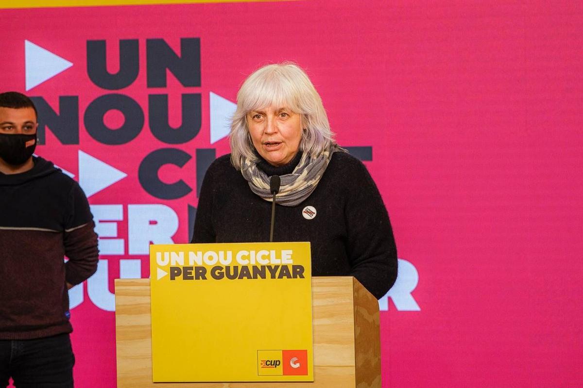 La candidata de la CUP, Dolors Sabater, comparece para hacer balance de los resultados, el domingo. La candidata de la CUP, Dolors Sabater, comparece para hacer balance de los resultados, el domingo.