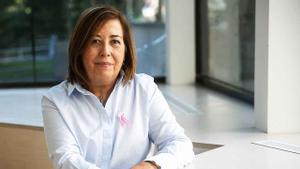 Pilar Roger, de 65 años, en el ’Espai actiu contra el càncer’ de la Asociación Española Contra el Cáncer (AECC).