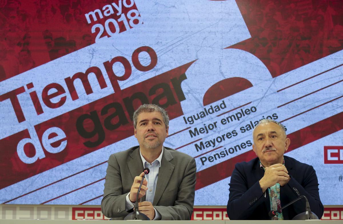 Unai Sordo (CCOO) y Pepe Álvarez (UGT), en la rueda de prensa de hoy para presentar el Primero de Mayo. 