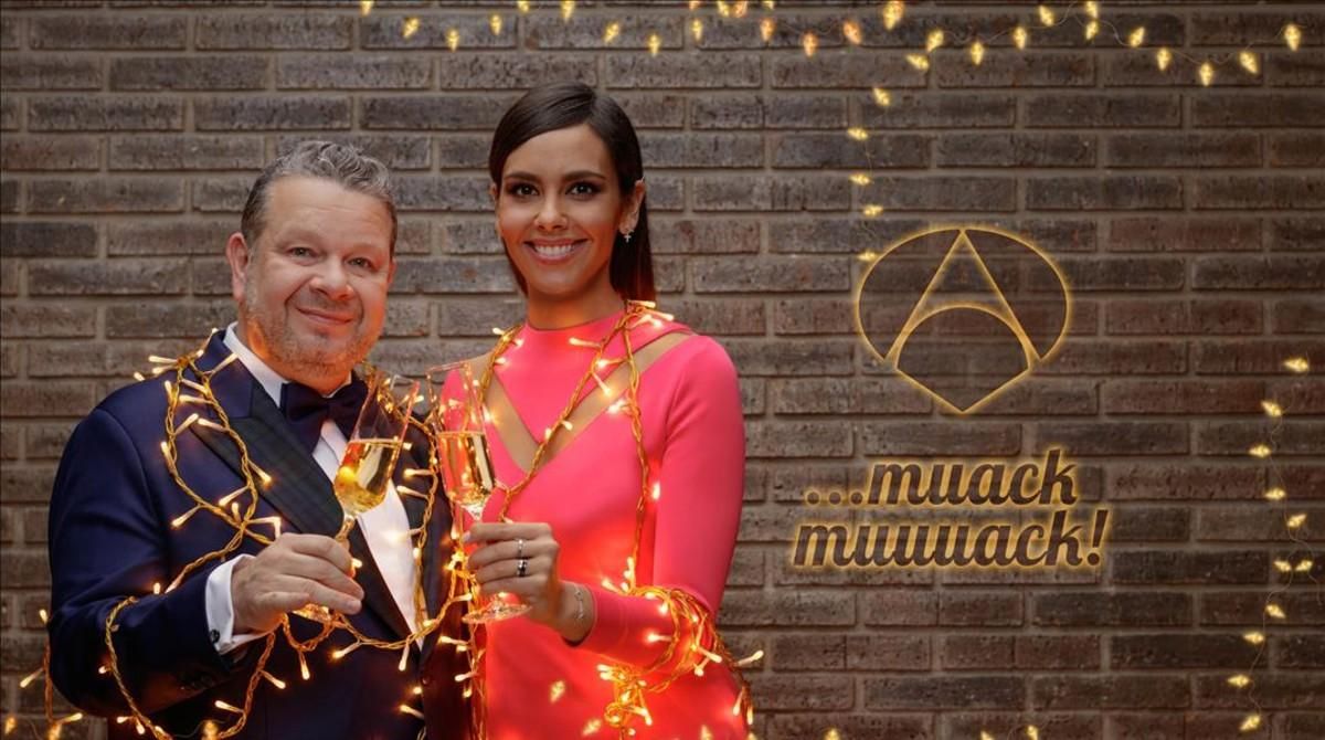 Alberto Chicote y Cristina Pedroche darán paso al anuncio de Coca-Cola en las Campanadas de Antena 3. Alberto Chicote y Cristina Pedroche darán paso al anuncio de Coca-Cola en las Campanadas de Antena 3.