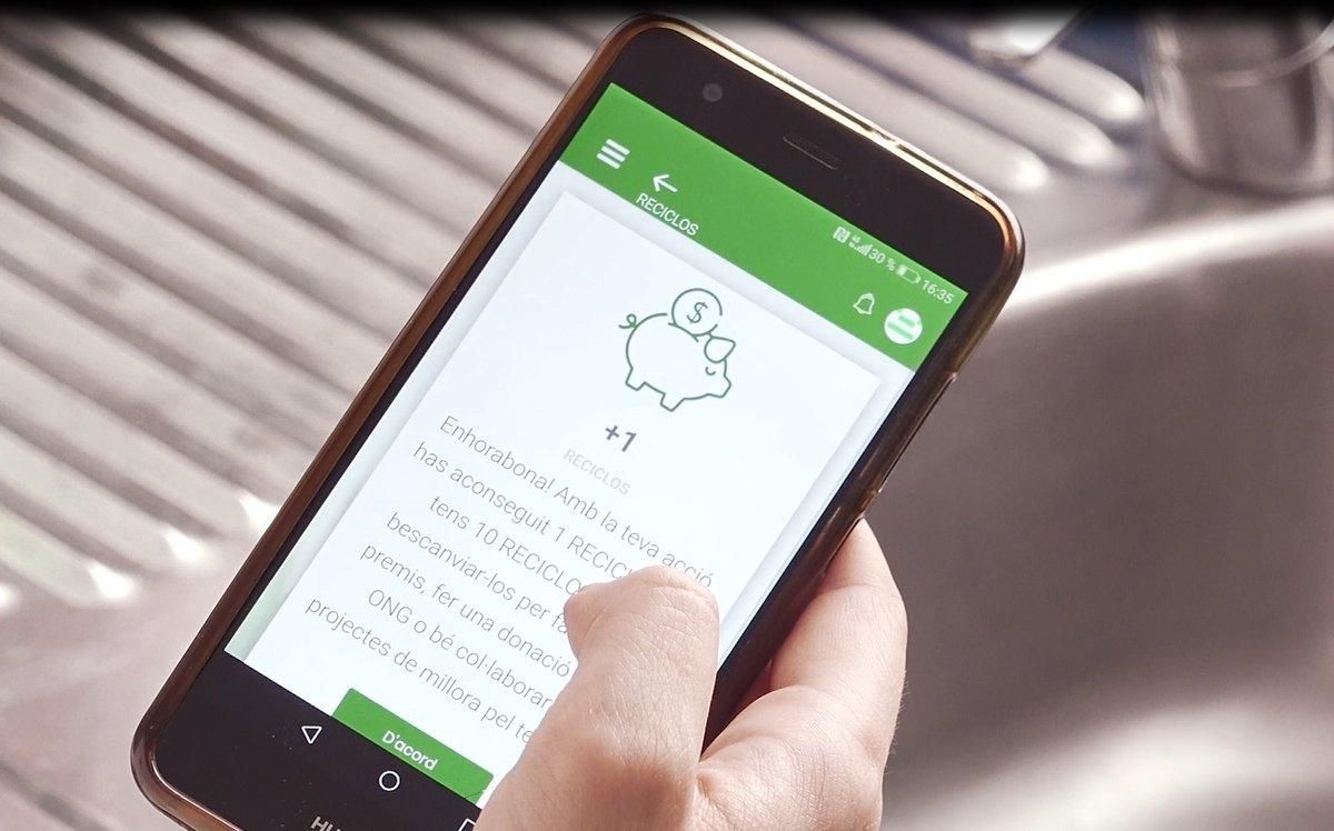 Pantalla informativa de Reciclos, el reciclaje con incentivos. Pantalla informativa de Reciclos, el reciclaje con incentivos.