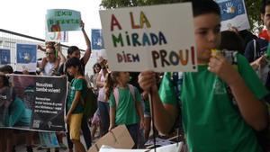 Familias de Sant Cugat reivindican la construcción de la escuela La Mirada