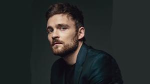 El actor Adam Jezierski.
