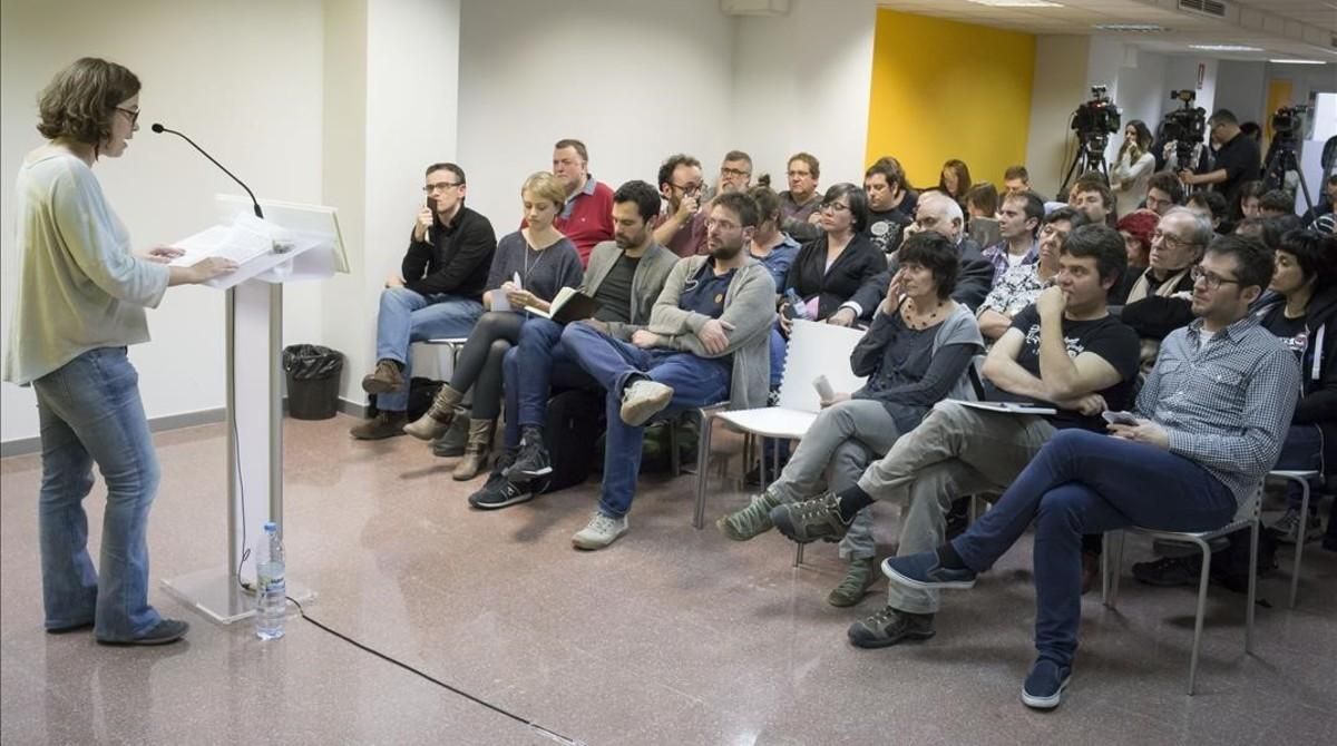 Eulàlia Reguant, en un momento de la conferencia política que ha celebrado la CUP este jueves en Barcelona. Eulàlia Reguant, en un momento de la conferencia política que ha celebrado la CUP este jueves en Barcelona.