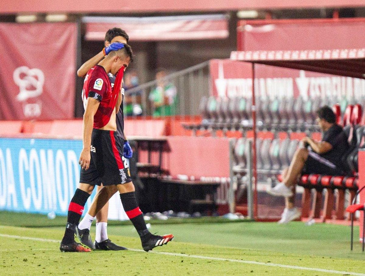 El defensa esloveno del Real Mallorca, Martin Valjent, tras el partido contra el Granada. El defensa esloveno del Real Mallorca, Martin Valjent, tras el partido contra el Granada.