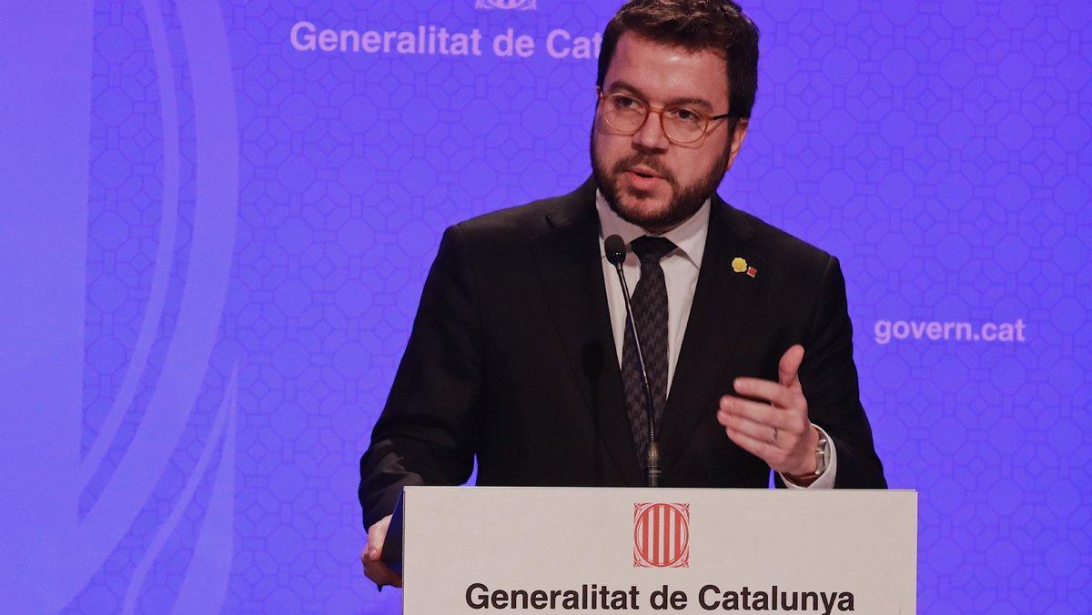 El vicepresident Aragonès, en la rueda de prensa para anunciar la movilización de 1.000 millones de euros para dotar de liquidez a las empresas afectadas por el coronavirus y mantener los puestos de trabajo El vicepresident Aragonès, en la rueda de prensa para anunciar la movilización de 1.000 millones de euros para dotar de liquidez a las empresas afectadas por el coronavirus y mantener los puestos de trabajo