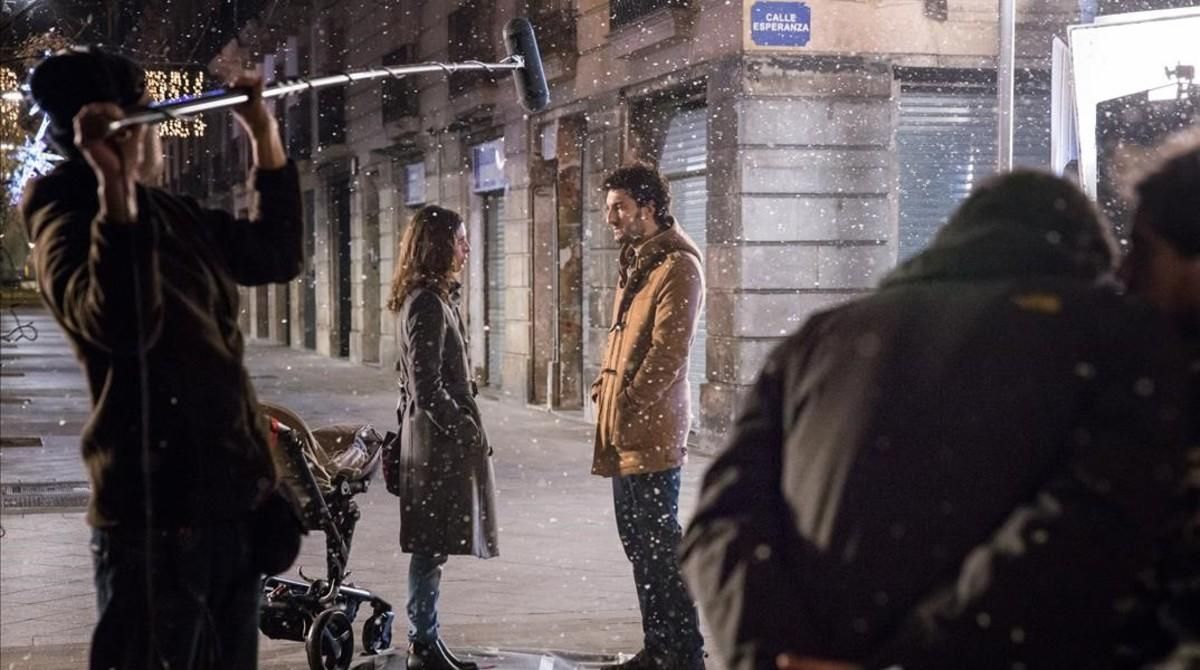 Alberto San Juan y Núria Aguade en una escena de la película ’Barcelona Nit d’Hivern’ rodada en Barcelona. Alberto San Juan y Núria Aguade en una escena de la película ’Barcelona Nit d’Hivern’ rodada en Barcelona.