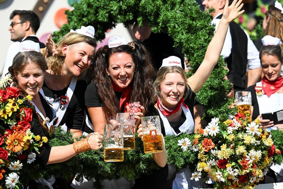 Mucha cerveza y diversión en el Oktoberfest de Múnich | FOTOS