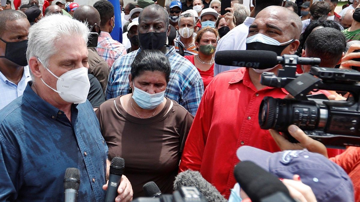 Presidente cubano convoca a sus partidarios a combatir protestas callejeras Presidente cubano convoca a sus partidarios a combatir protestas callejeras