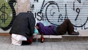 La pobresa manté el seu avenç: el 21,8% dels espanyols es troben en perill