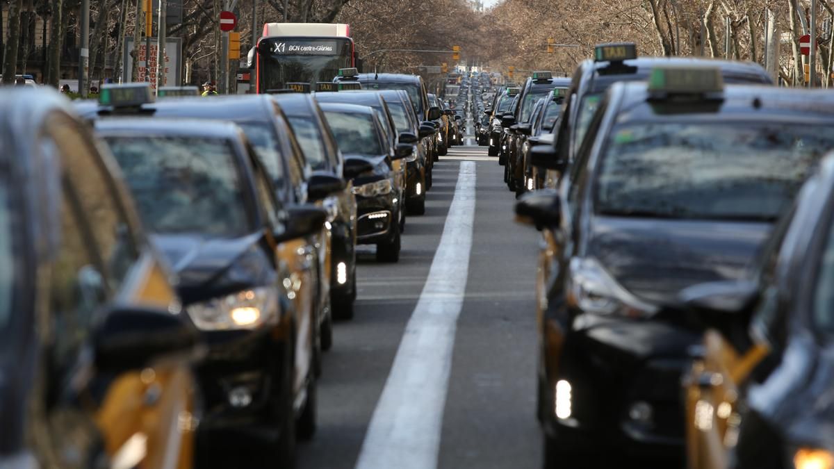 Un home mor atropellat per un taxi a Barcelona Un home mor atropellat per un taxi a Barcelona