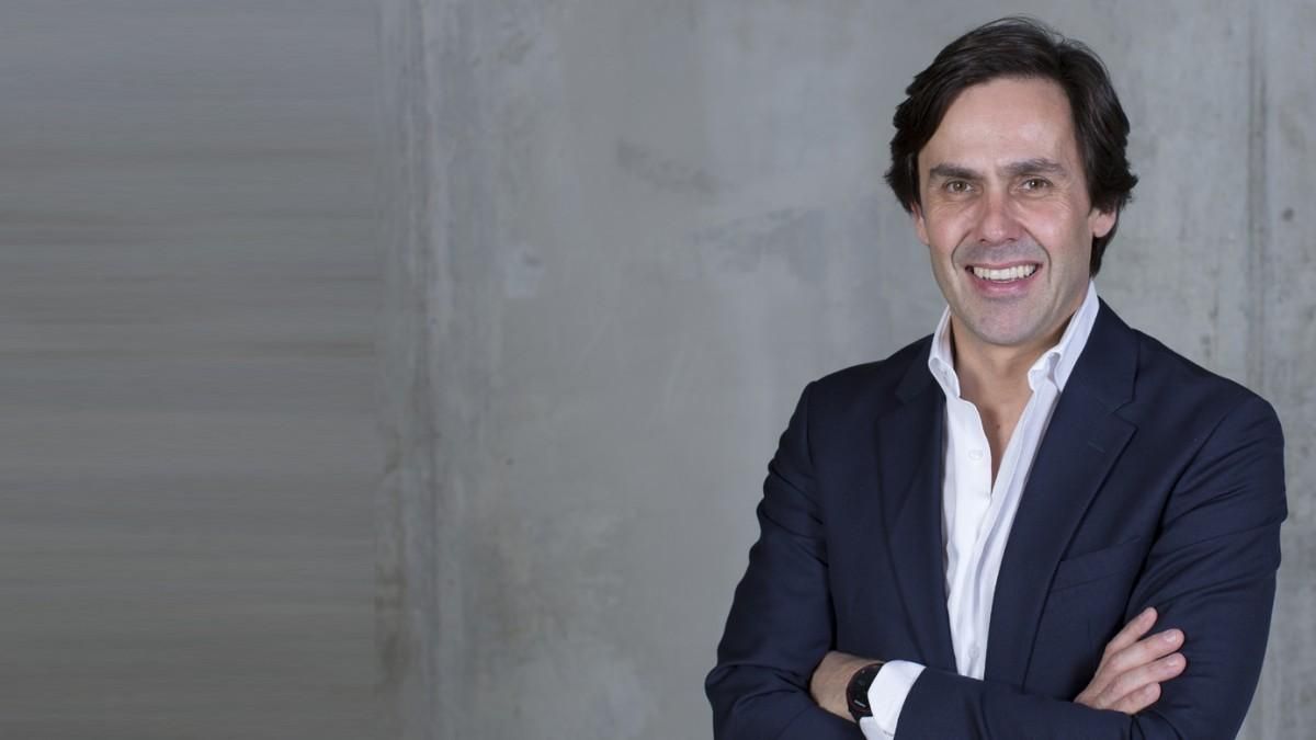 Artur Martins: “El coche eléctrico elimina la barrera industrial de entrada al sector” Artur Martins: “El coche eléctrico elimina la barrera industrial de entrada al sector”