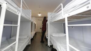 Habitación de un albergue juvenil en el Eixample de Barcelona.
