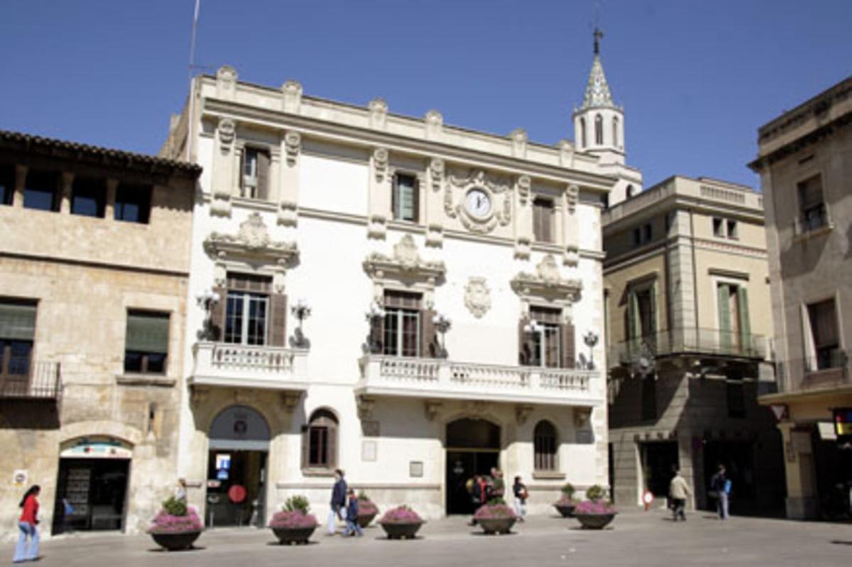 Detingut un jove de 16 anys per violar una menor a Vilafranca del Penedès Detingut un jove de 16 anys per violar una menor a Vilafranca del Penedès