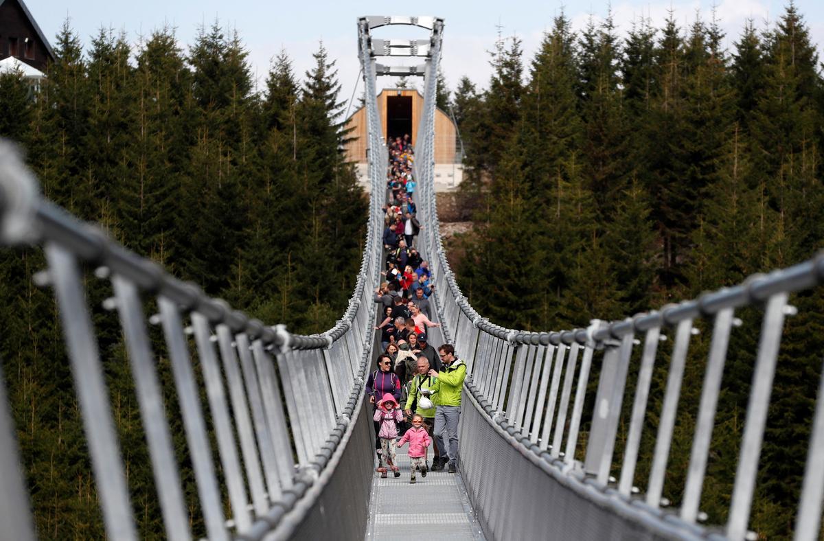 Dolni Morava el puente colgante más largo del mundo