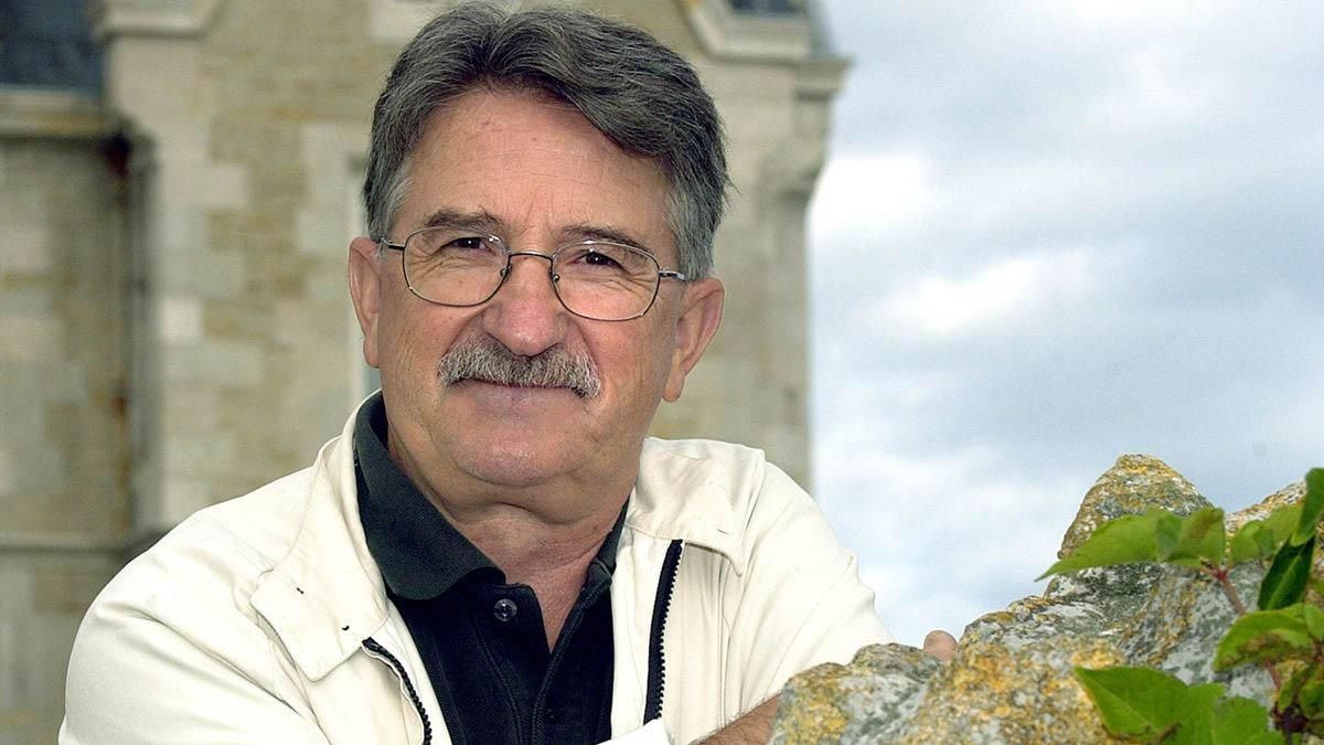 Muere Mikel Azurmendi, fundador del Foro de Ermua y "Basta Ya" Muere Mikel Azurmendi, fundador del Foro de Ermua y "Basta Ya"