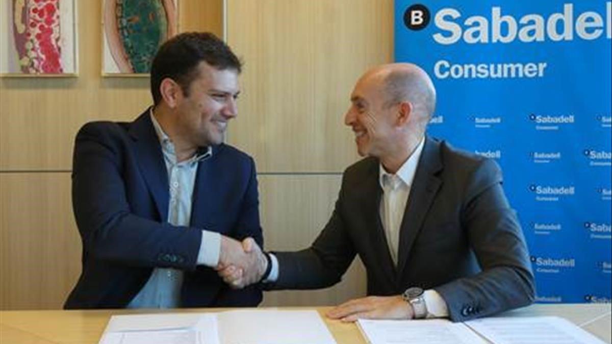 Pere Monràs, CEO de Nemuru, y Joaquín Subirá, de Sabadell Consumer Finance.