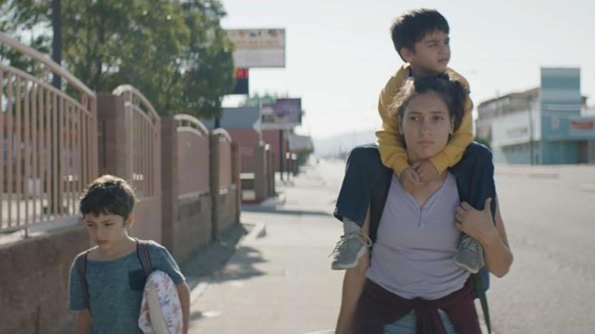 crítica cine'Los lobos': niños inmigrantes y aullidos de supervivencia