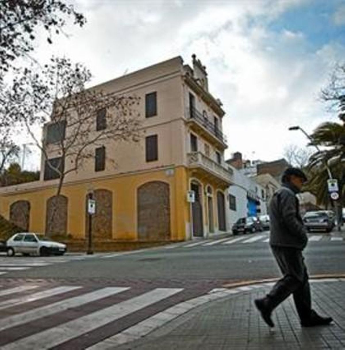 Ritmo lento 8 El paseo de la Exposició (izquierda) y el Camí Antic a València (derecha), hace unos días. Ritmo lento 8 El paseo de la Exposició (izquierda) y el Camí Antic a València (derecha), hace unos días.