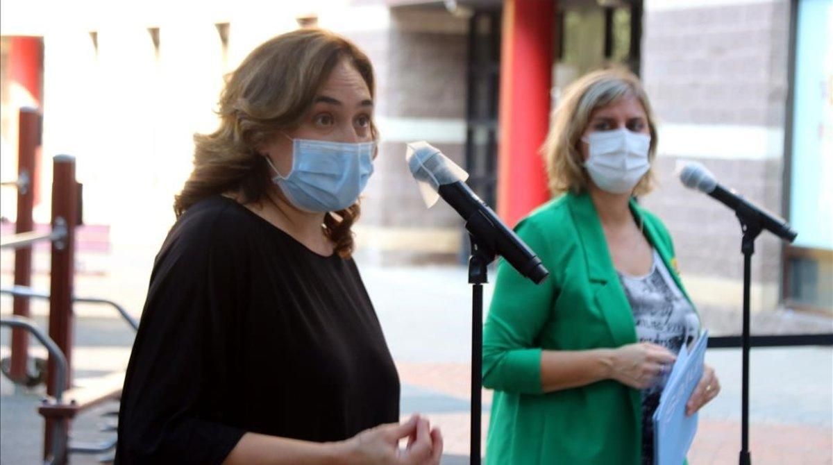 La alcaldesa de Barcelona, Ada Colau, y la ’consellera’ de Salut, Alba Vergés, este martes en Barcelona. La alcaldesa de Barcelona, Ada Colau, y la ’consellera’ de Salut, Alba Vergés, este martes en Barcelona.