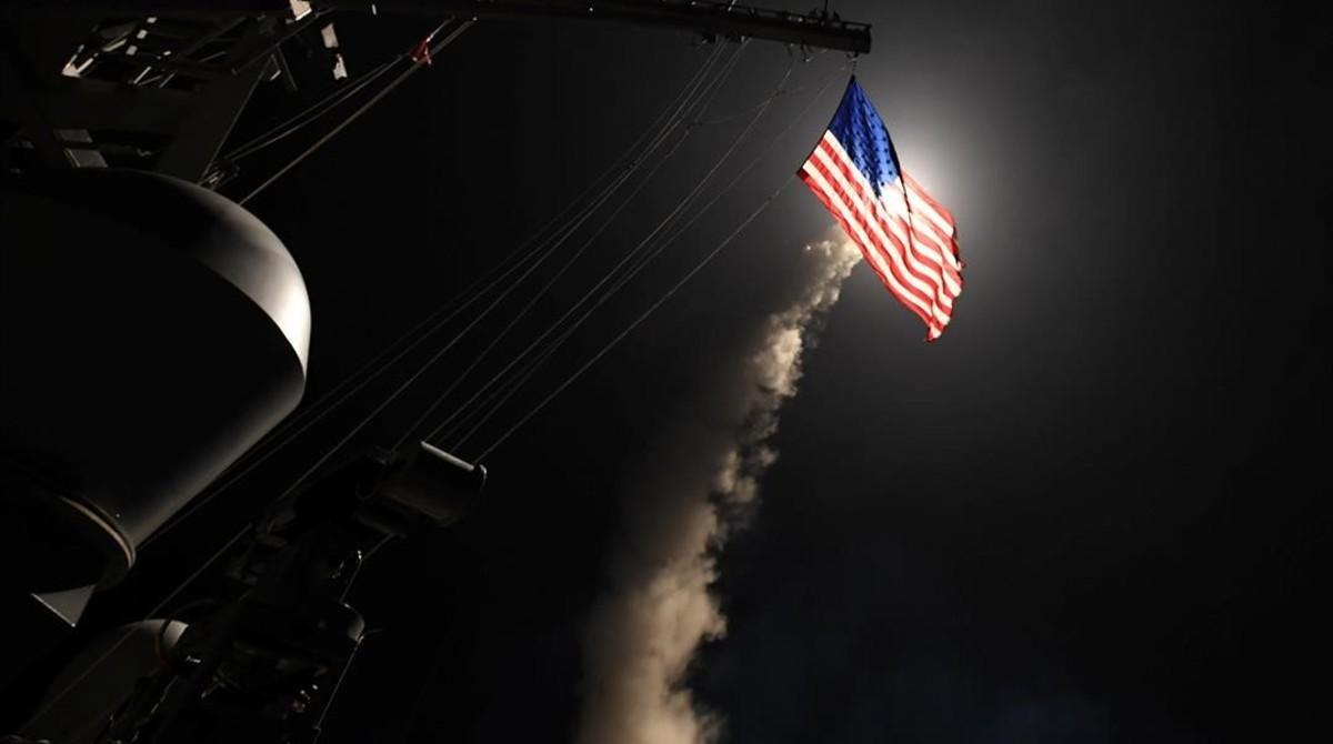 Lanzamiento de misiles Tomahawk contra blancos en territorio de Siria ordenado por el presidente de EE.UU.