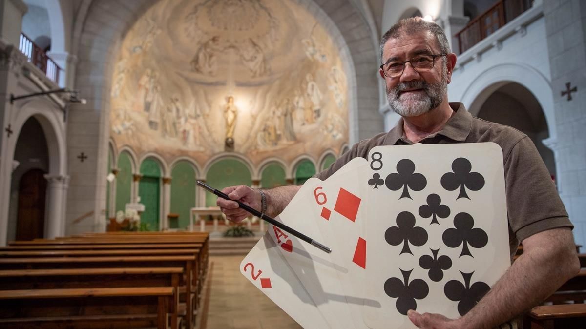 Xavier Rodríguez: «Yo ejerzo de cura a través de la magia» Xavier Rodríguez: «Yo ejerzo de cura a través de la magia»