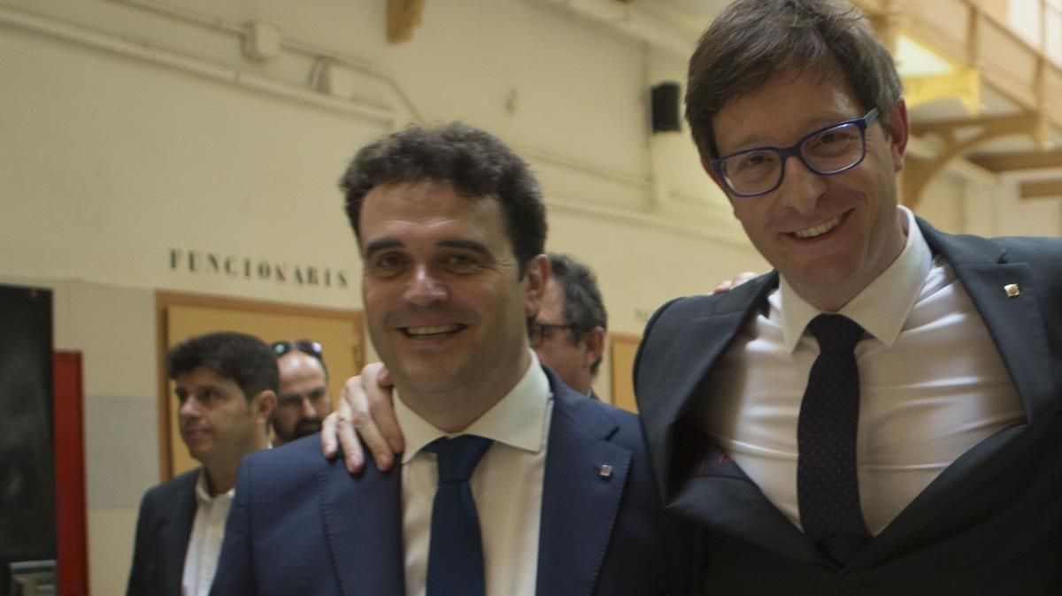El médico Adrià Comella (izquierda) junto al ’exconseller’ de Justicia Carles Mundó El médico Adrià Comella (izquierda) junto al ’exconseller’ de Justicia Carles Mundó